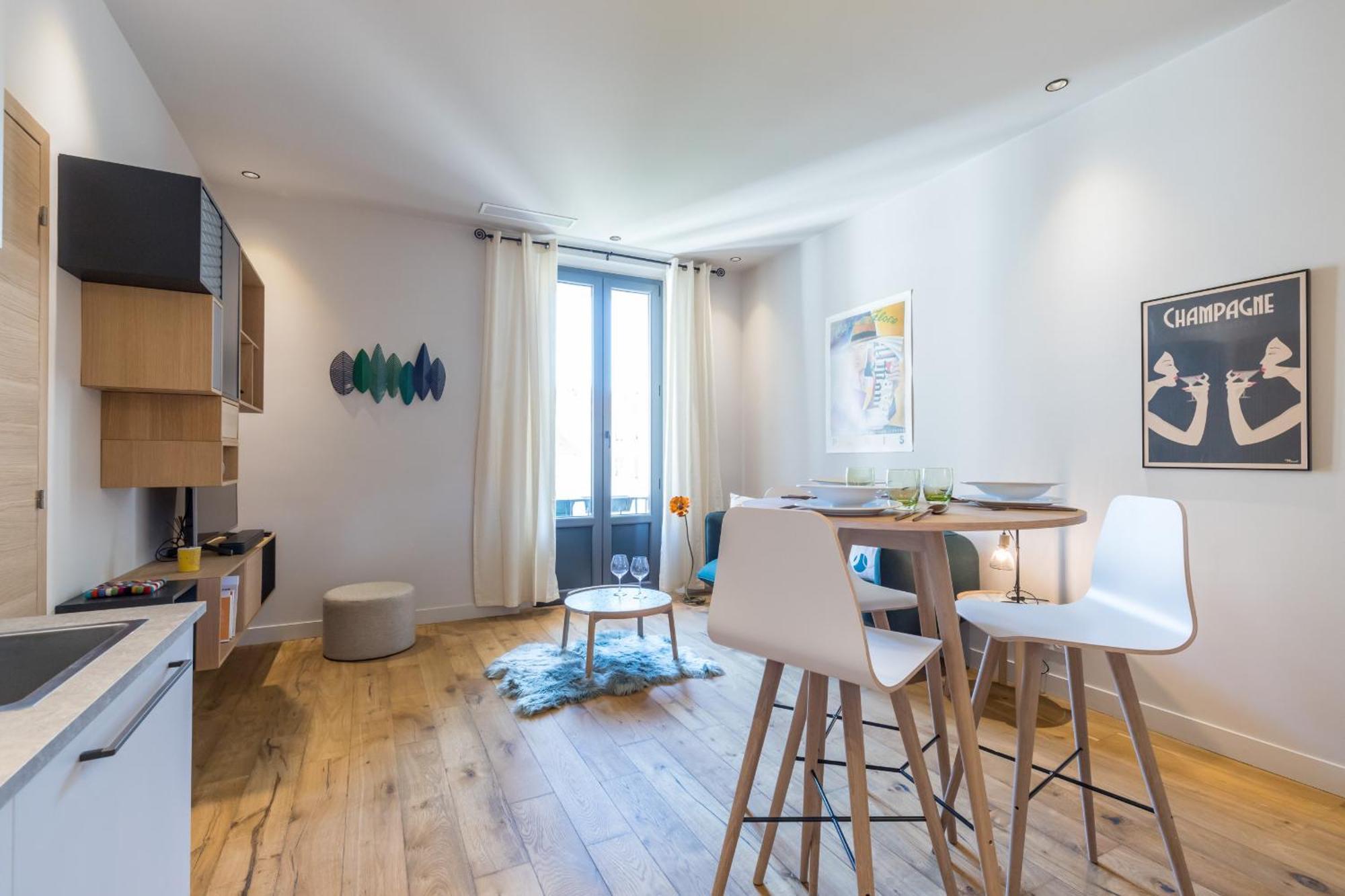 Apartment Refined & Cozy 1 Bedroom Downtown Nizza